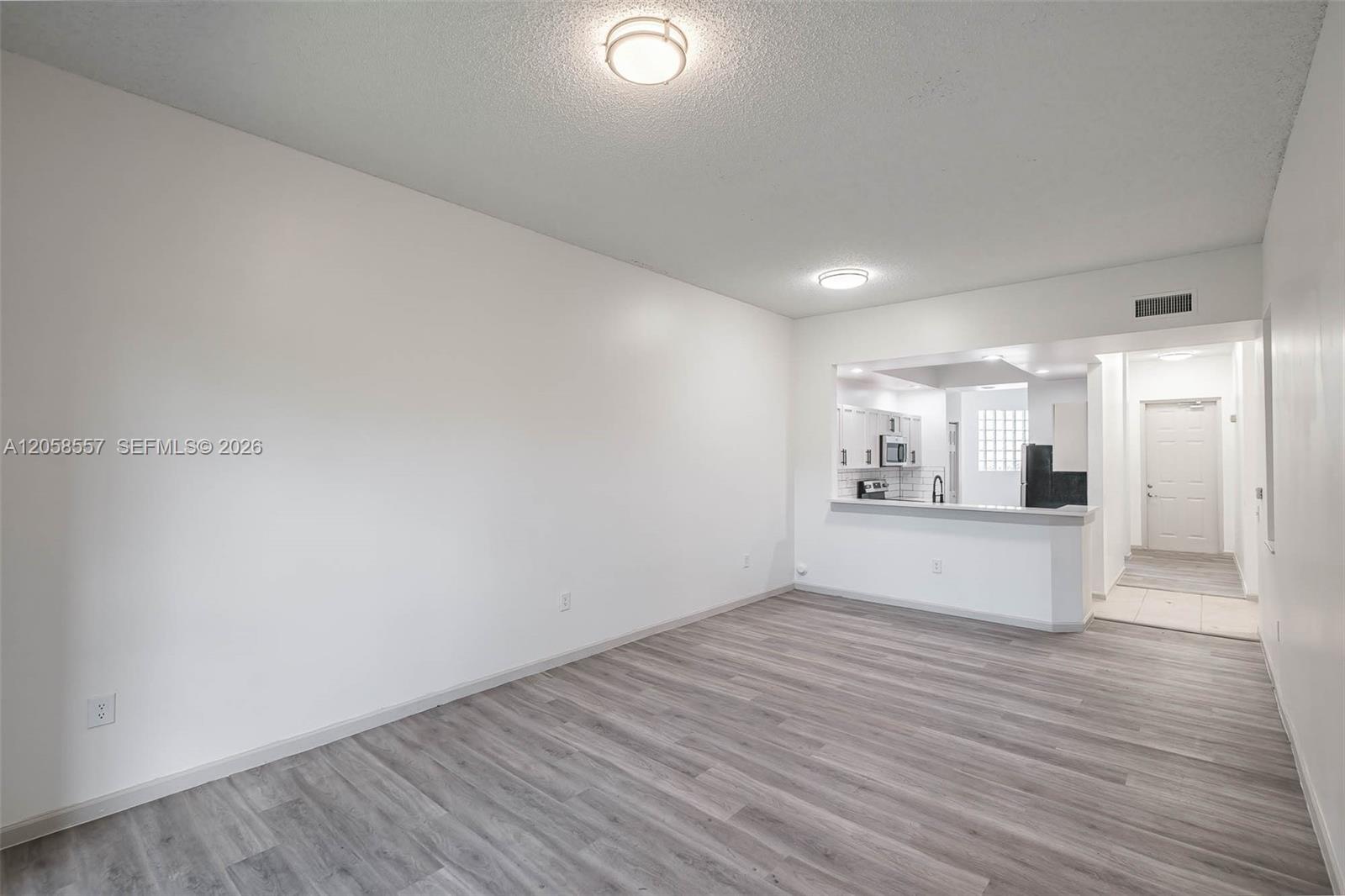 A12058557 Property Photo 11