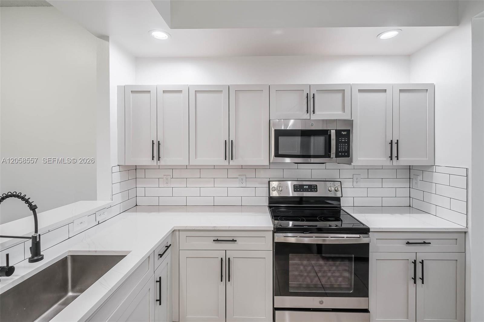 A12058557 Property Photo 12