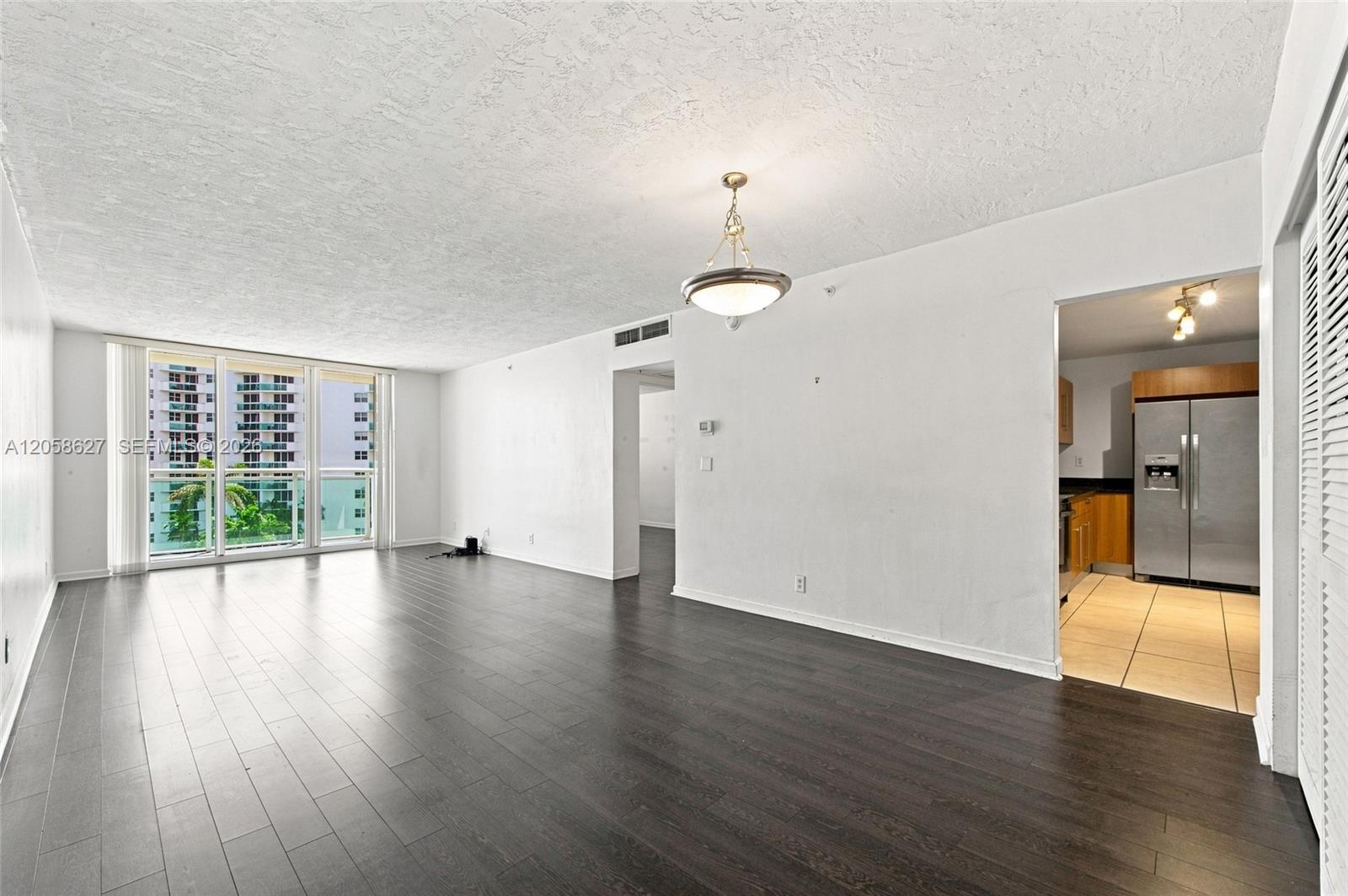 3000 S Ocean Drive 518 Property Photo 7