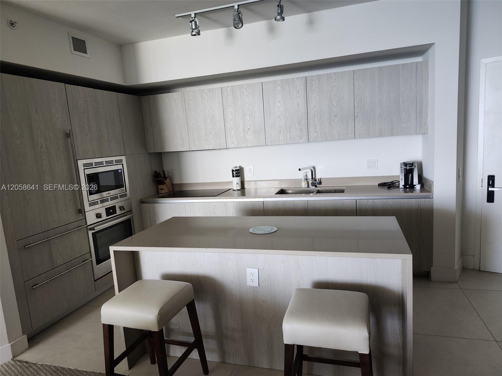 4111 S Ocean Drive 3610 Property Photo 4