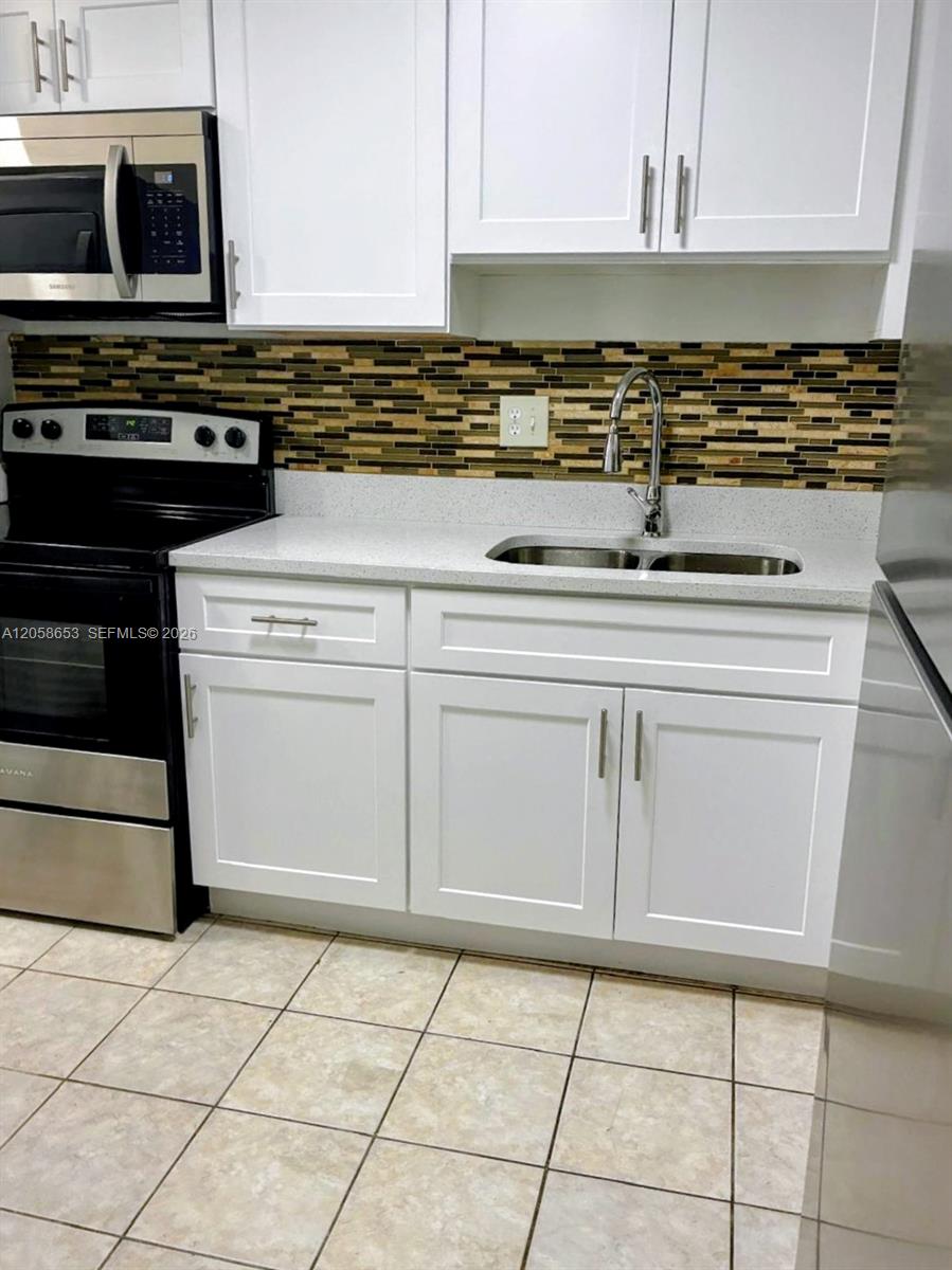 7911 N Colony Circle N 202 Property Photo 4