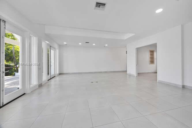 621 N Mashta Drive Property Photo 6
