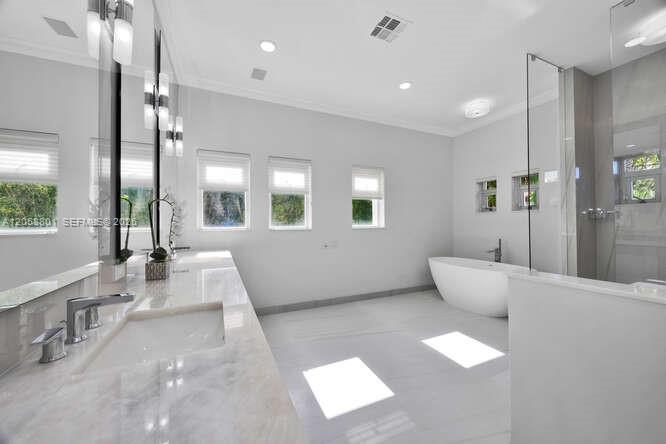 621 N Mashta Drive Property Photo 19