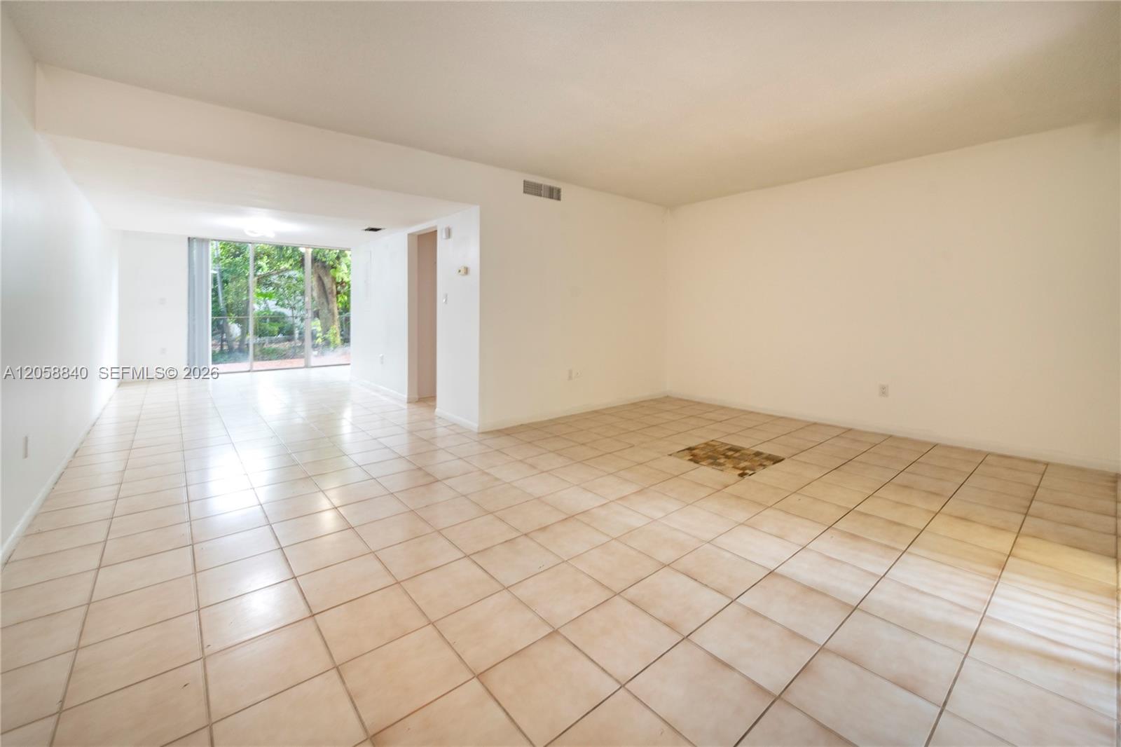 8401 W Sample Road 19 Property Photo 12