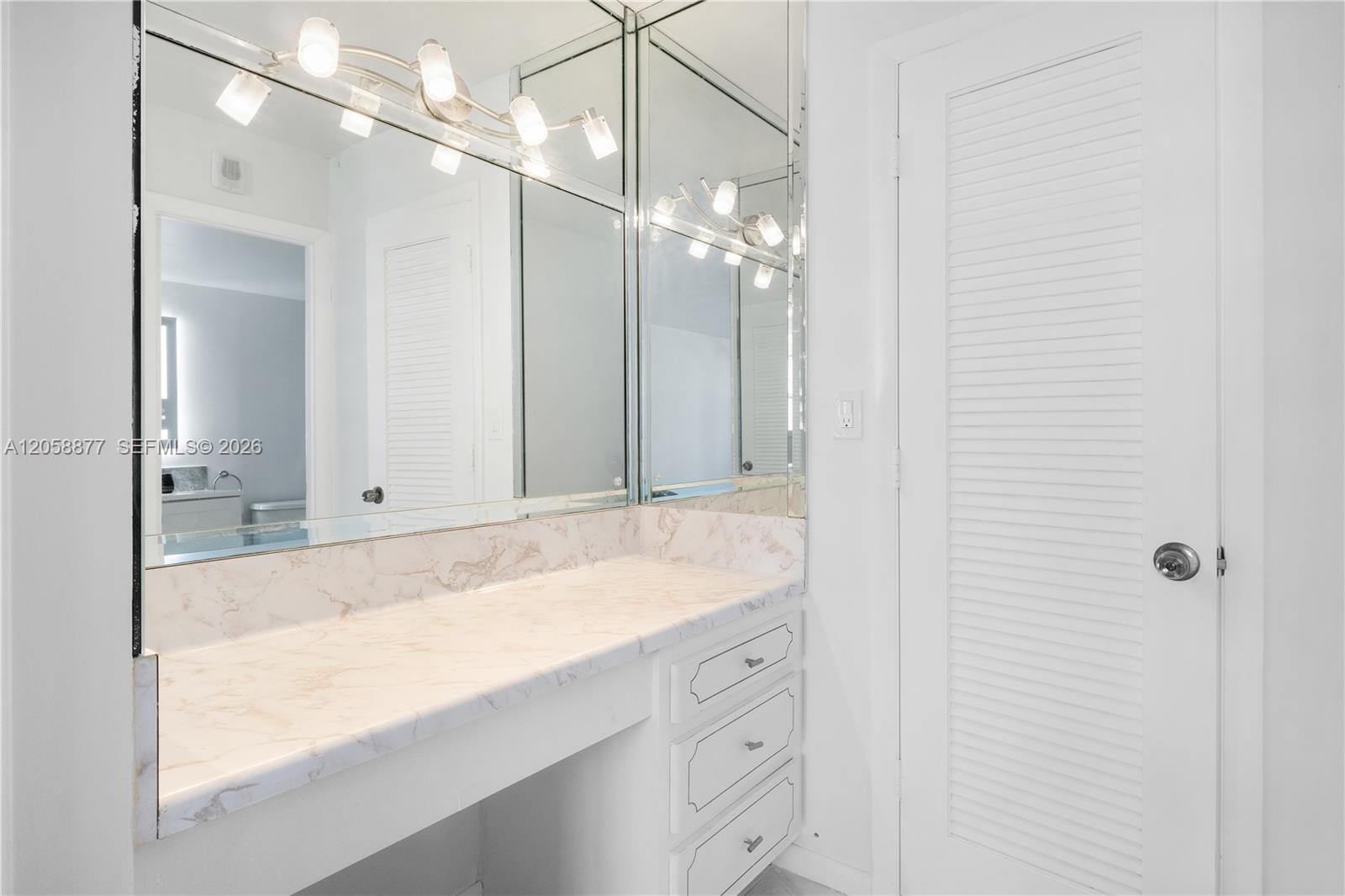 1849 S Ocean Drive 407 Property Photo 18