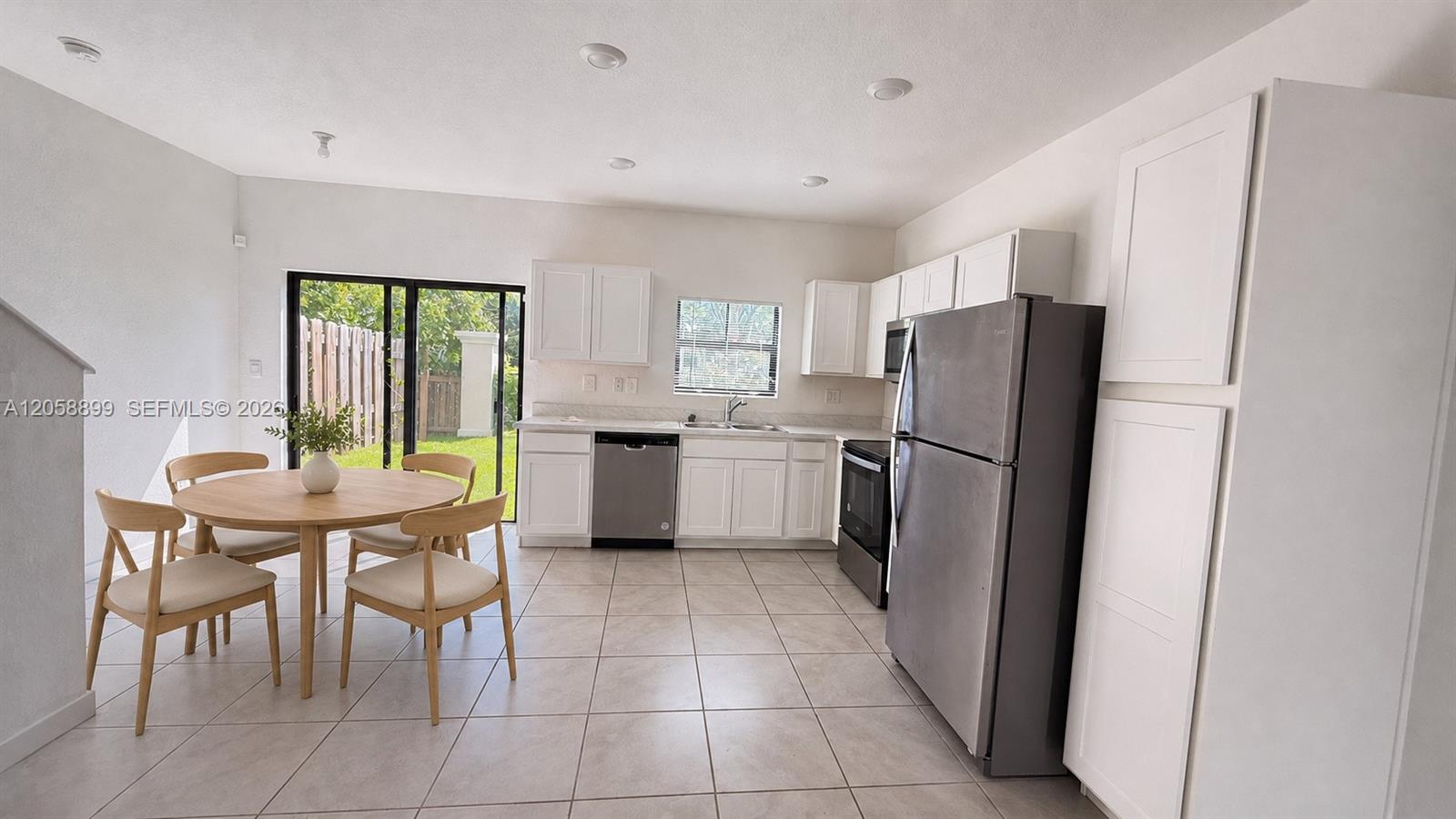 322 Ne 1st Drive Property Photo 3
