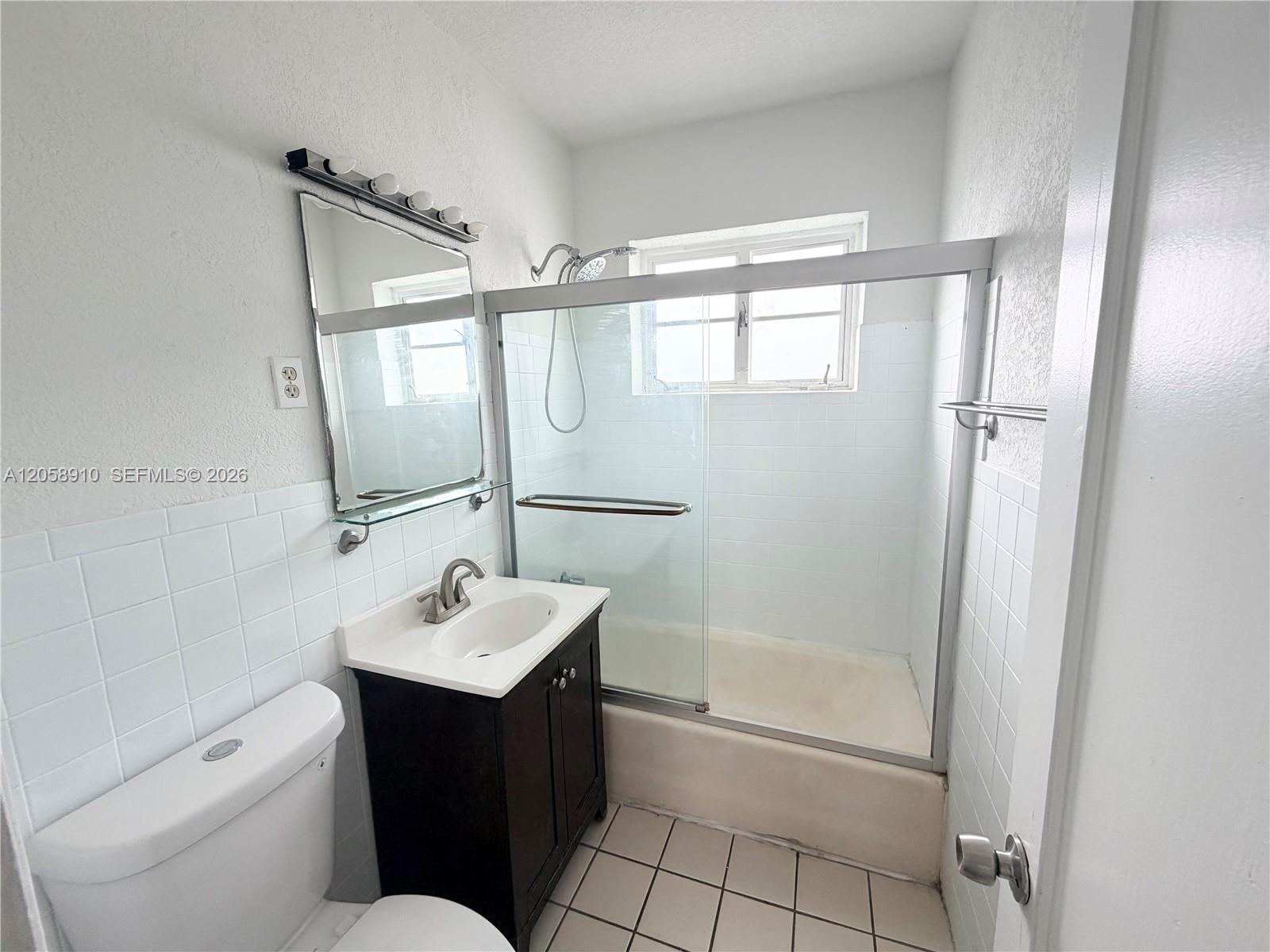 A12058910 Property Photo 3