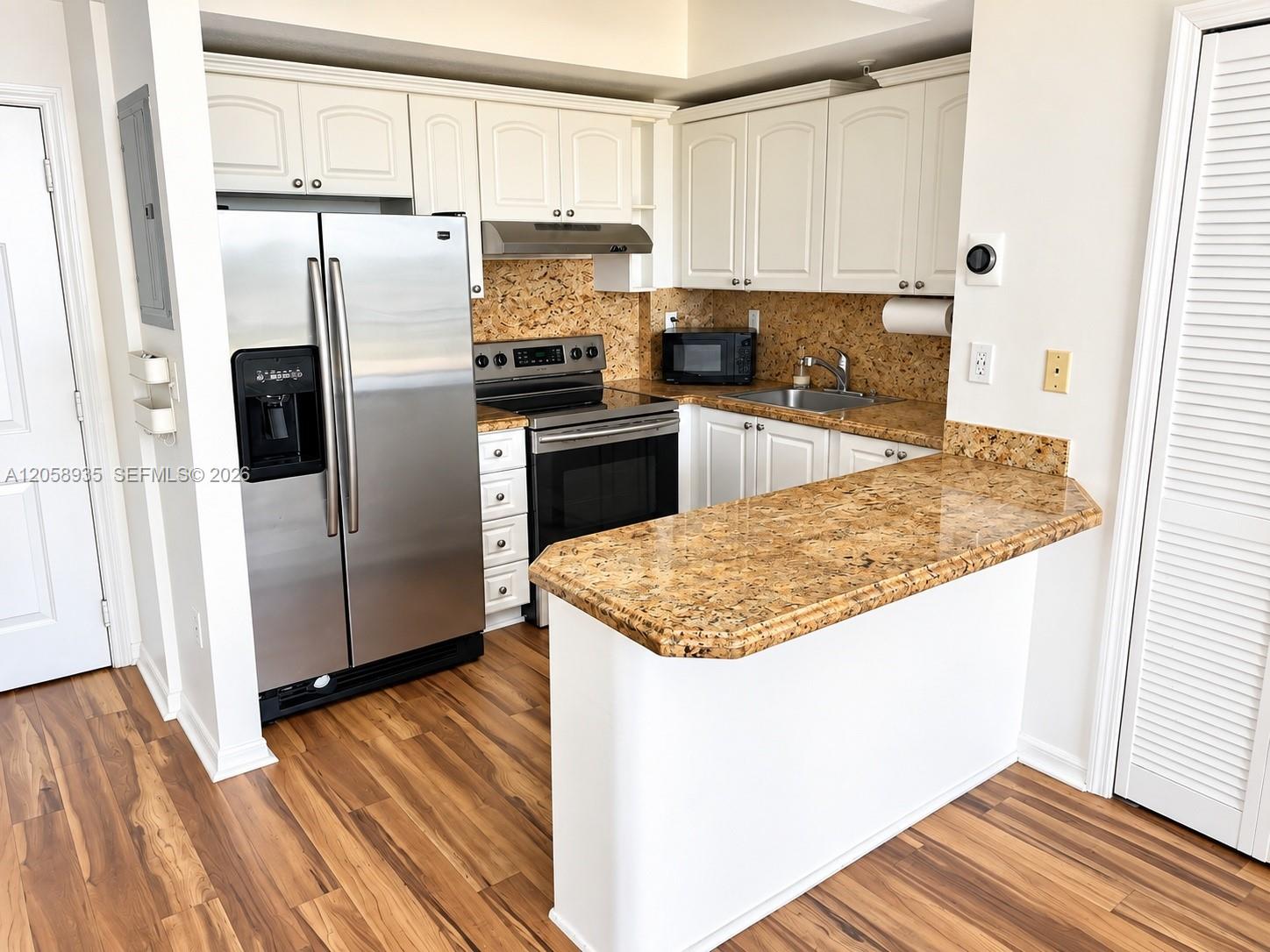 3500 Coral Way 907 Property Photo 15