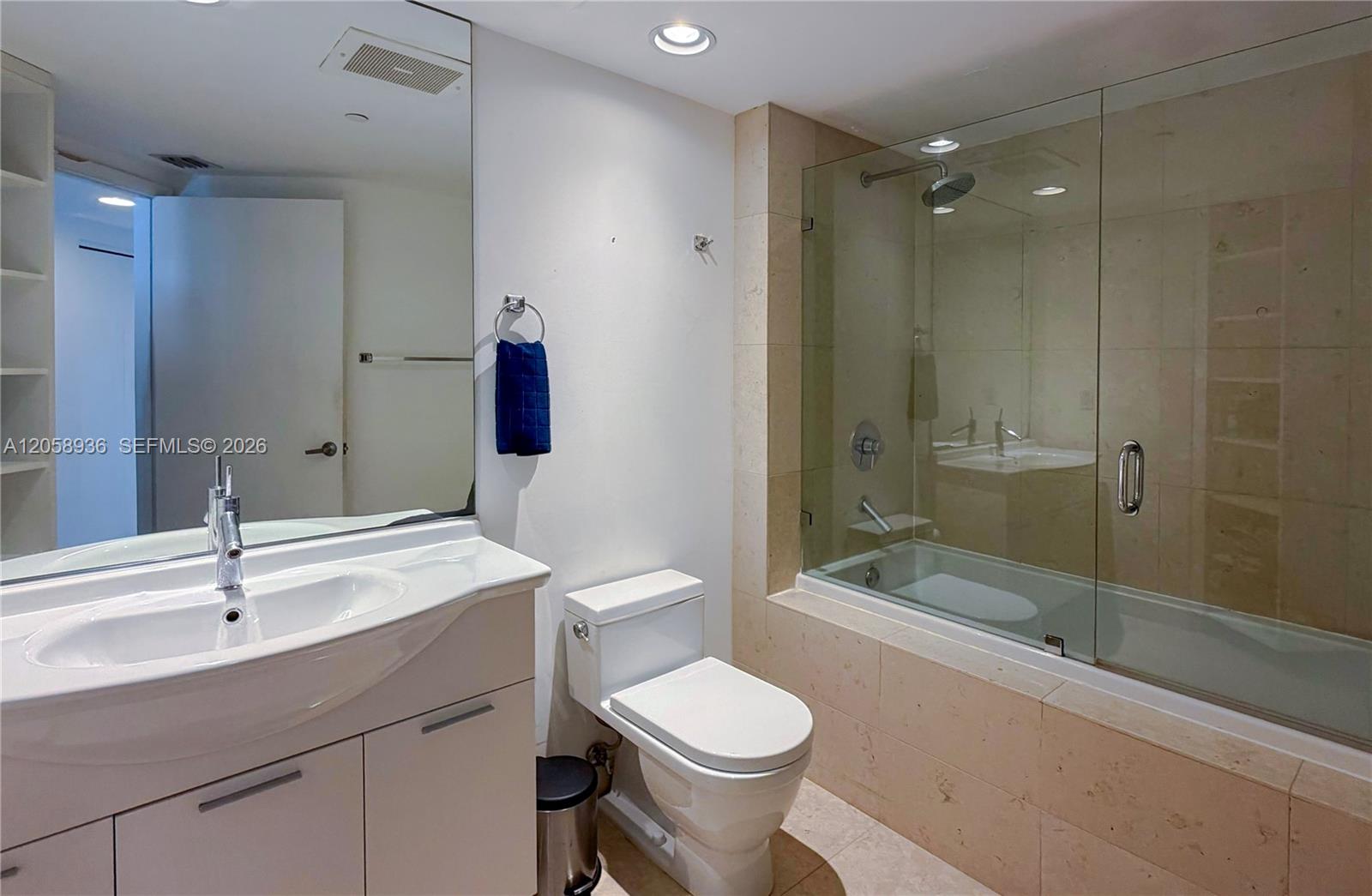475 Brickell Avenue 5008 Property Photo 5