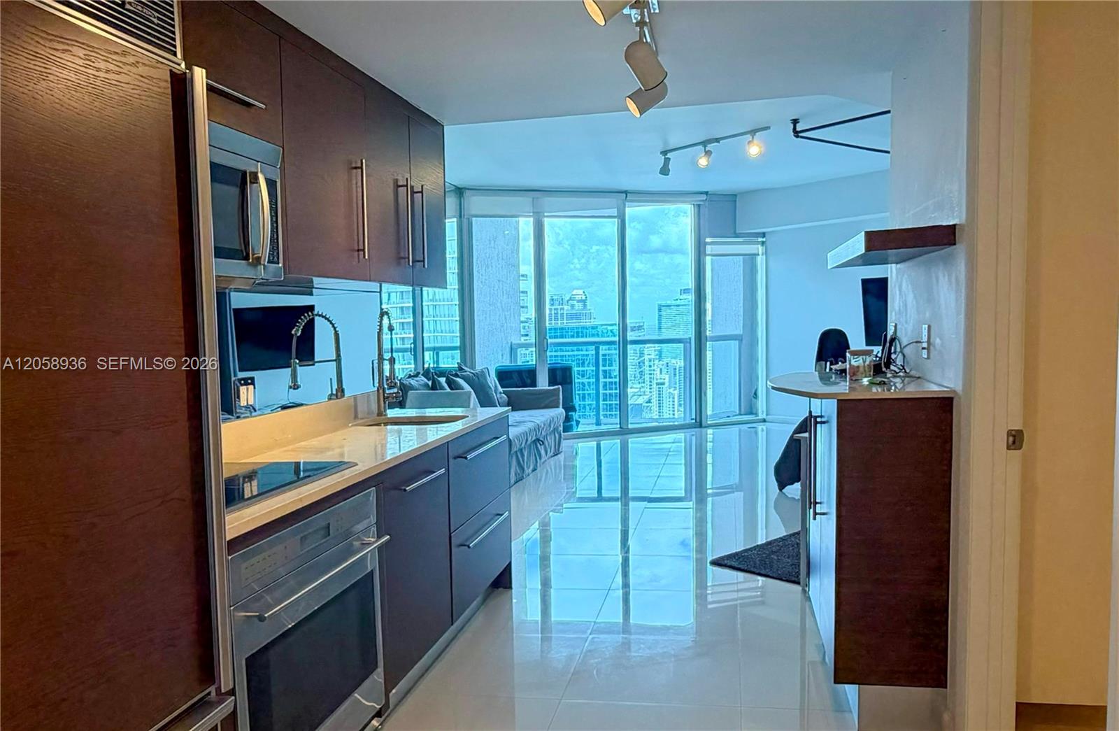 475 Brickell Avenue 5008 Property Photo 8