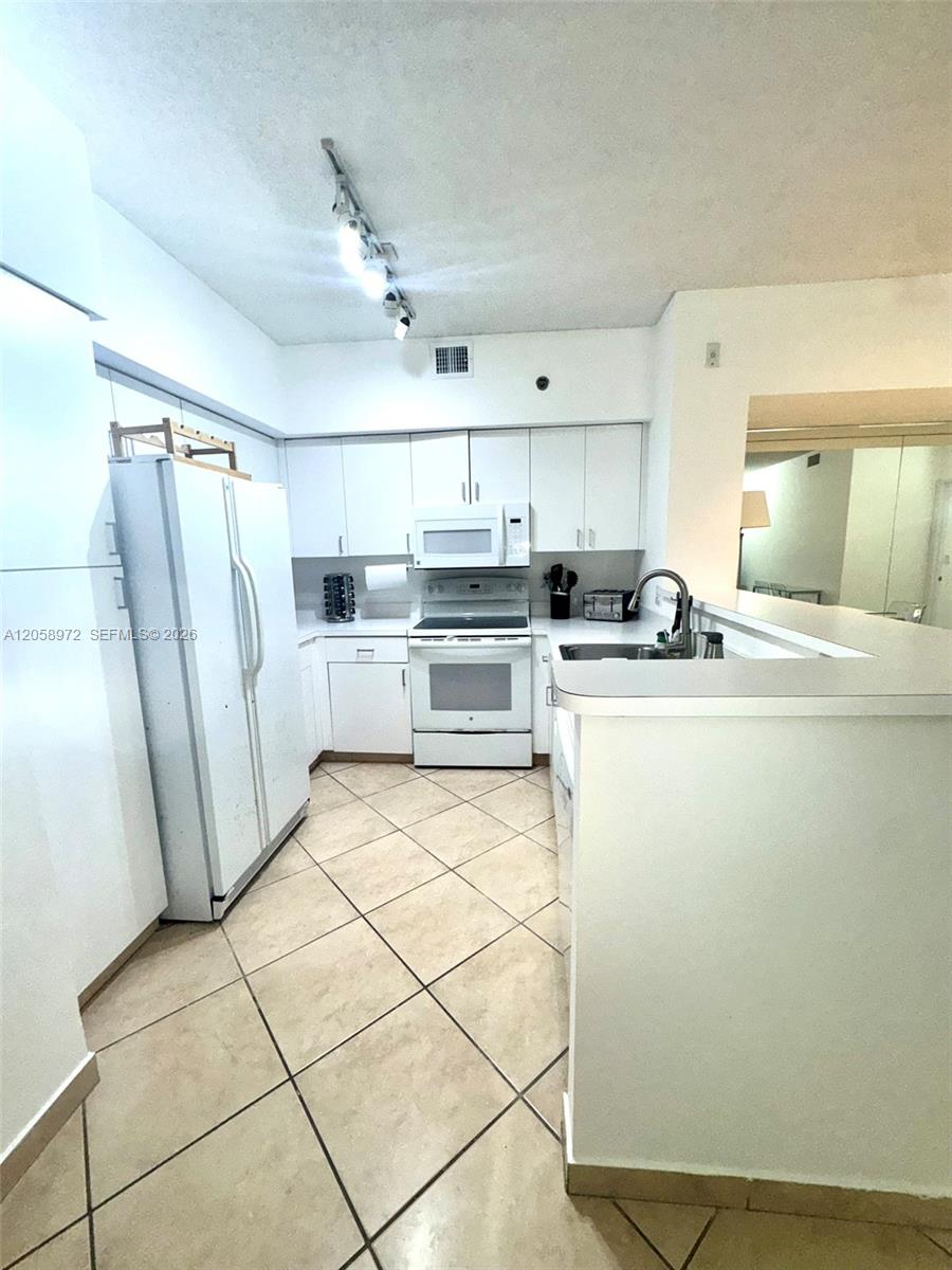 A12058972 Property Photo 5