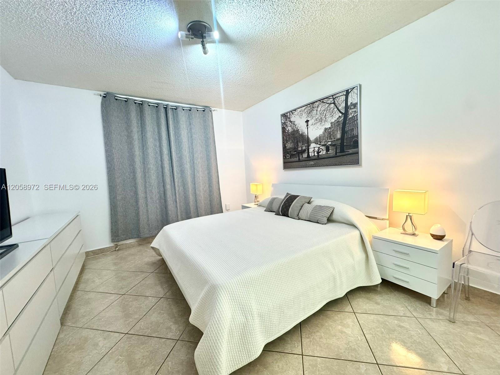 A12058972 Property Photo 6