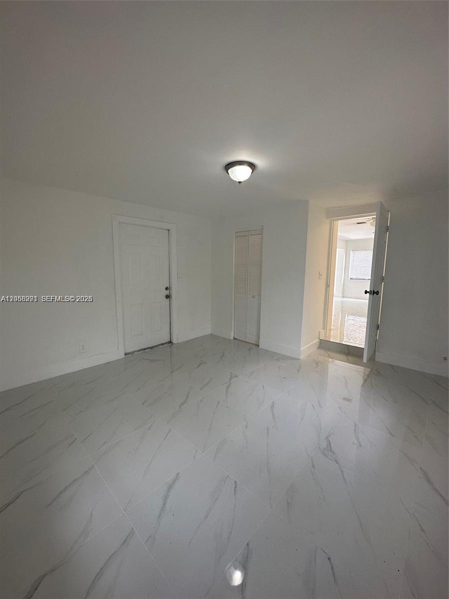 A12058991 Property Photo 7
