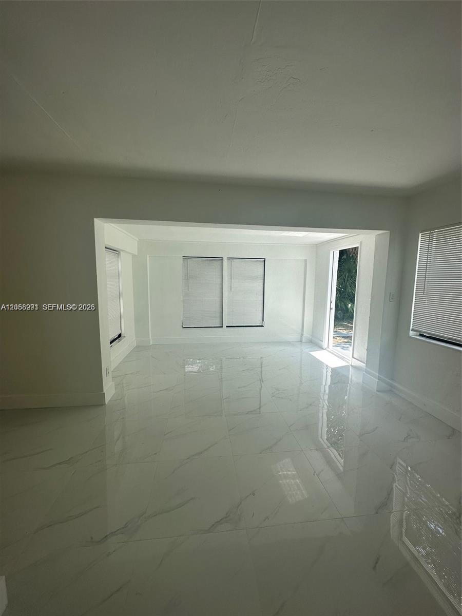 A12058991 Property Photo 10