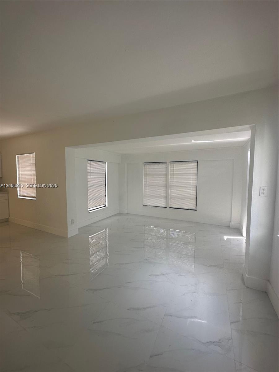 A12058991 Property Photo 11