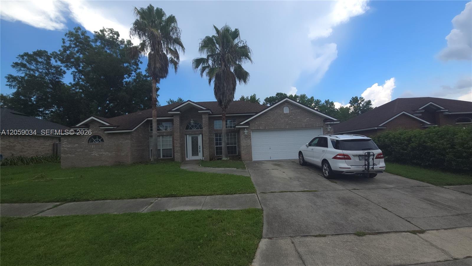 1819 The Glades Road Property Photo 1
