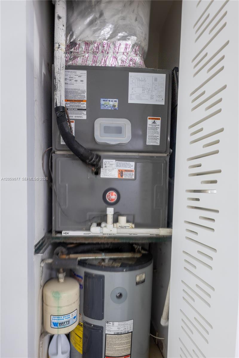 A12059077 Property Photo 14