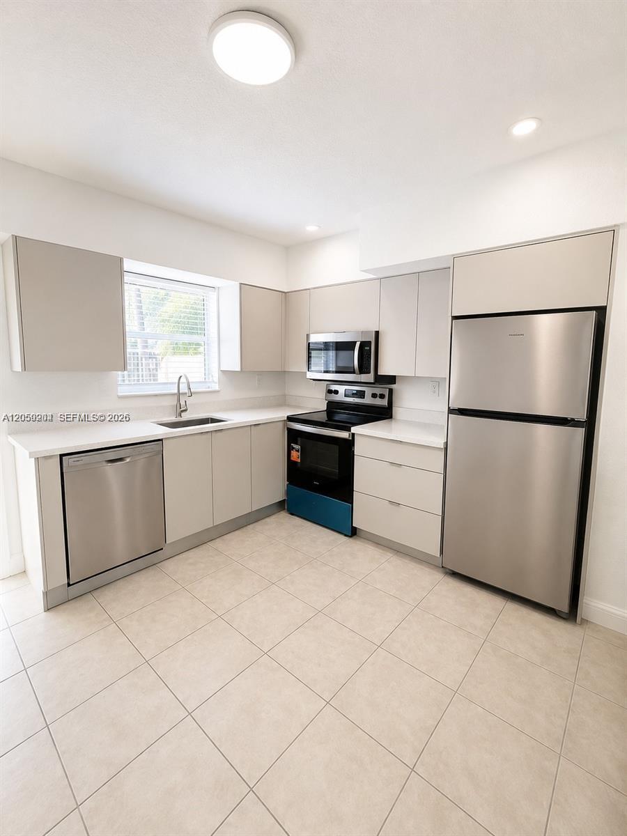 A12059204 Property Photo 16