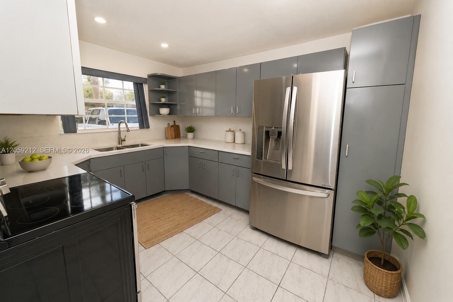 A12059212 Property Photo 4
