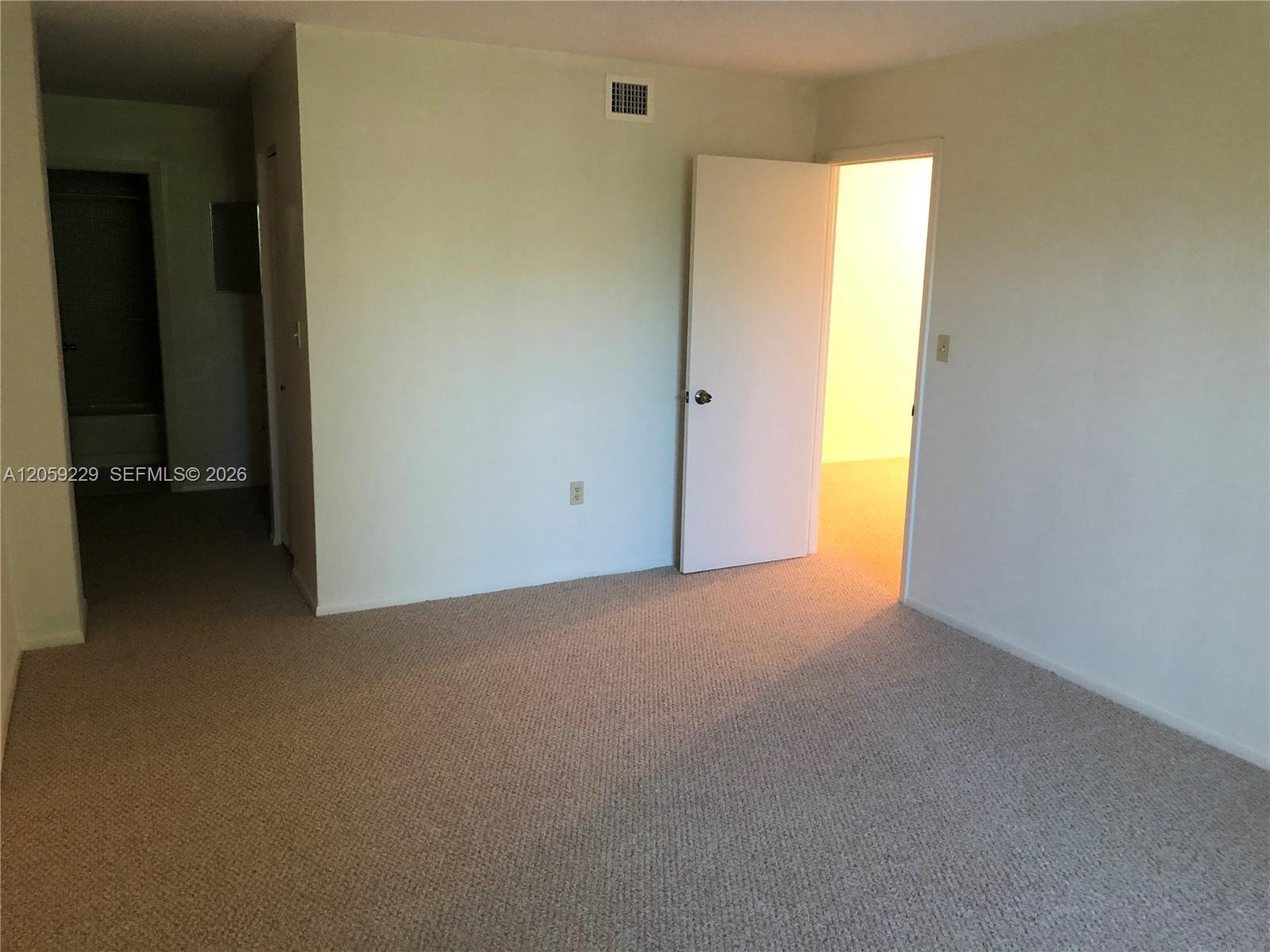 10852 N Kendall Drive 316 Property Photo 2