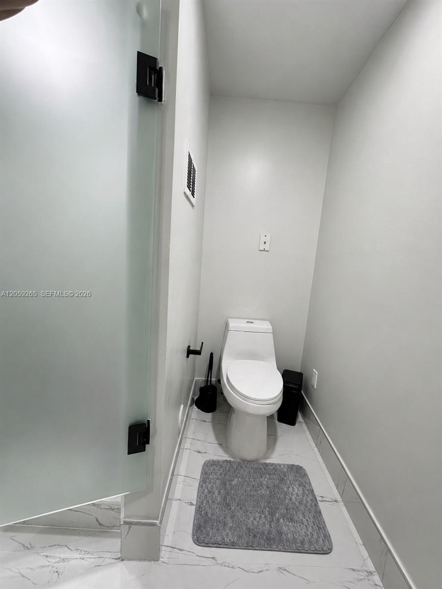 3105 Ne 184th Street 7102 Property Photo 15