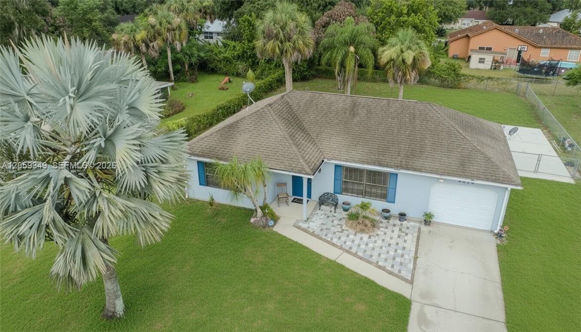 4016 E Sunflower Circle Property Photo 2