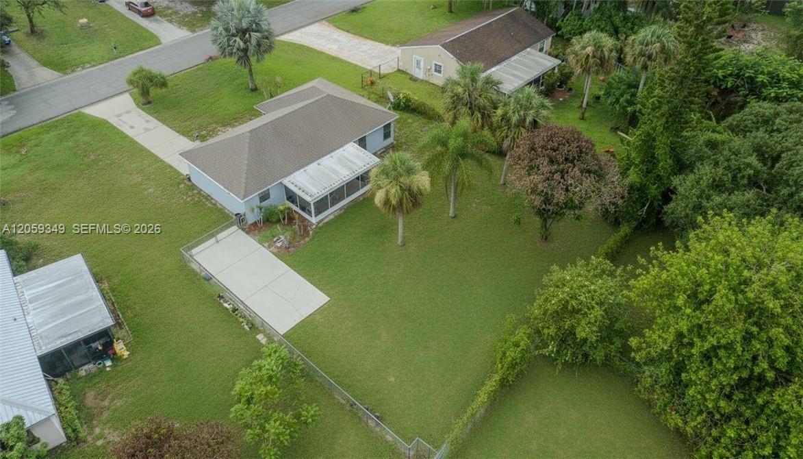 4016 E Sunflower Circle Property Photo 3