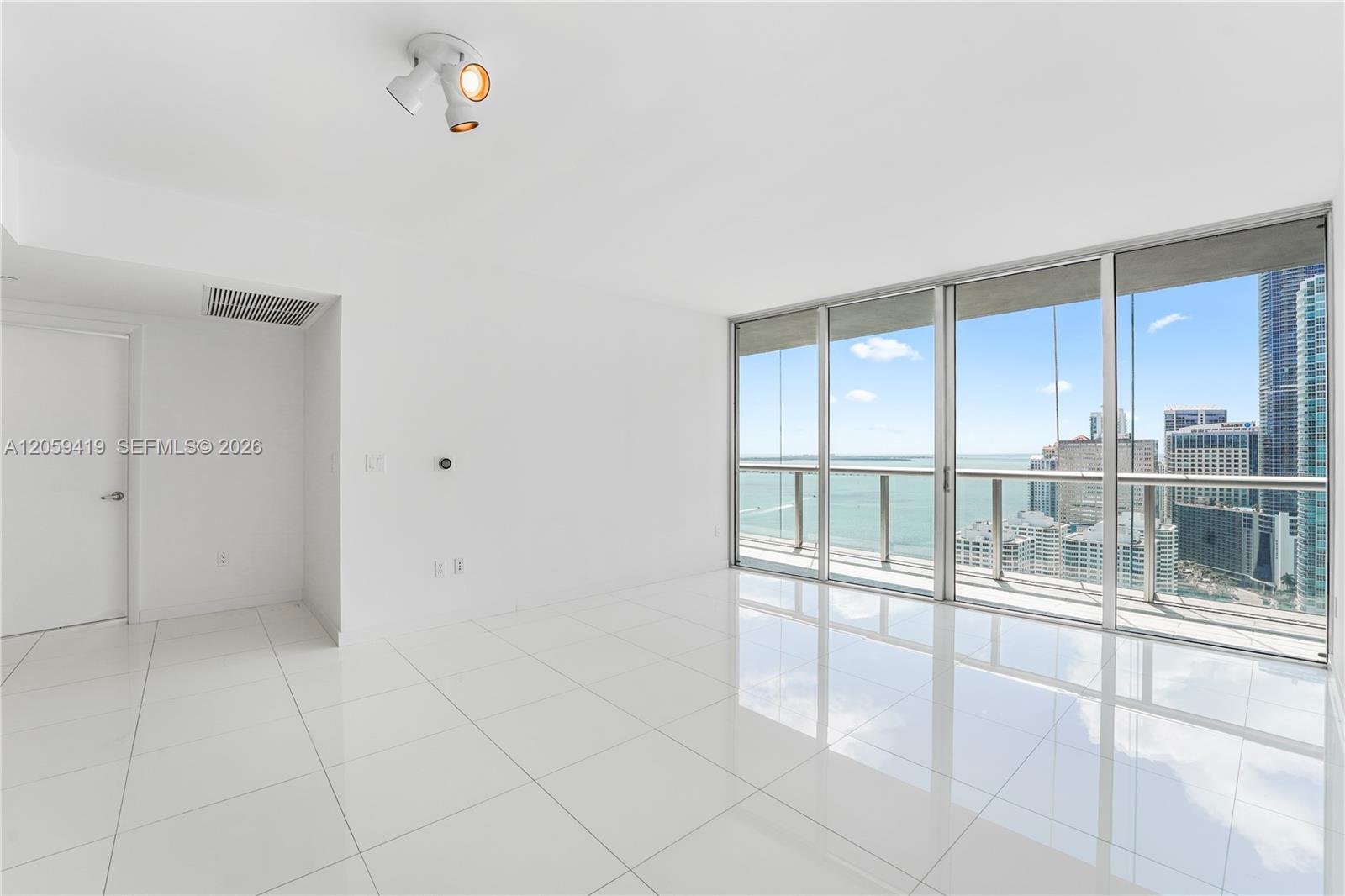 495 Brickell Avenue 3311 Property Photo 1