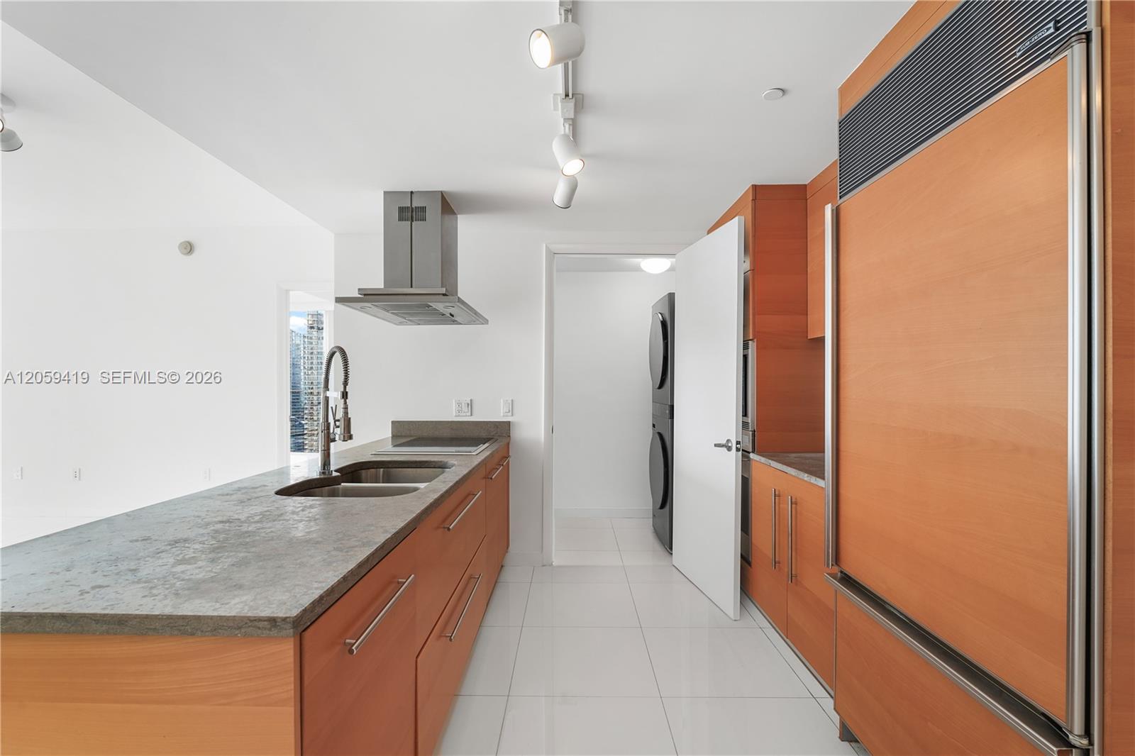 495 Brickell Avenue 3311 Property Photo 5
