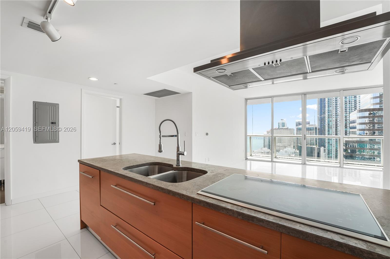 495 Brickell Avenue 3311 Property Photo 7