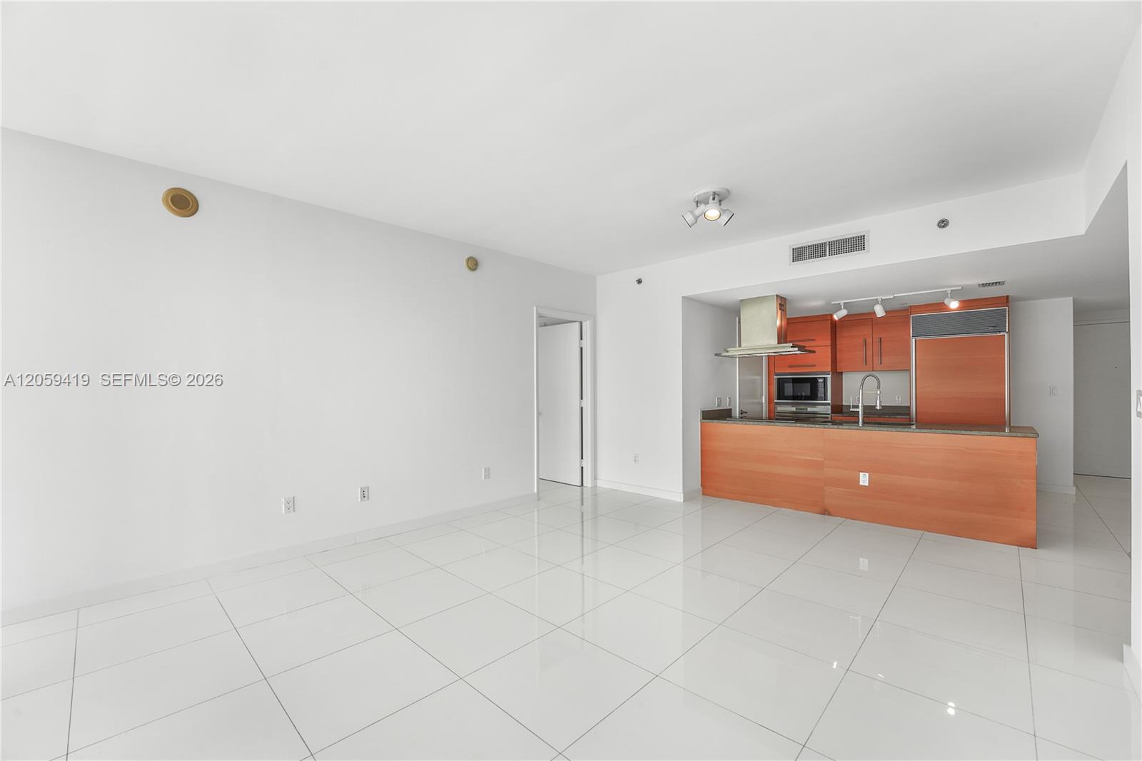 495 Brickell Avenue 3311 Property Photo 8
