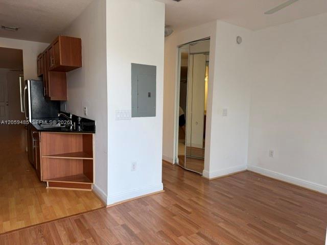 A12059485 Property Photo 17