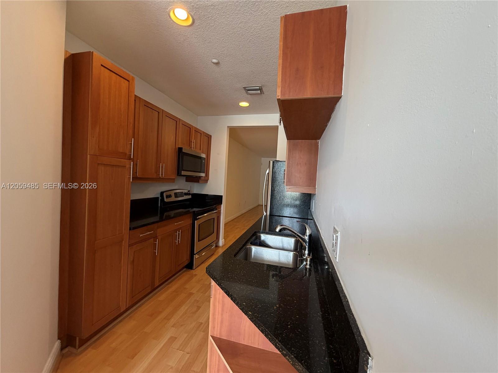 A12059485 Property Photo 20