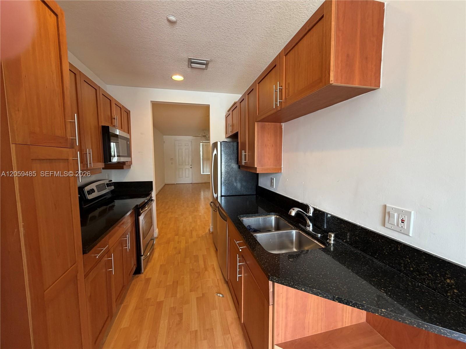 A12059485 Property Photo 21