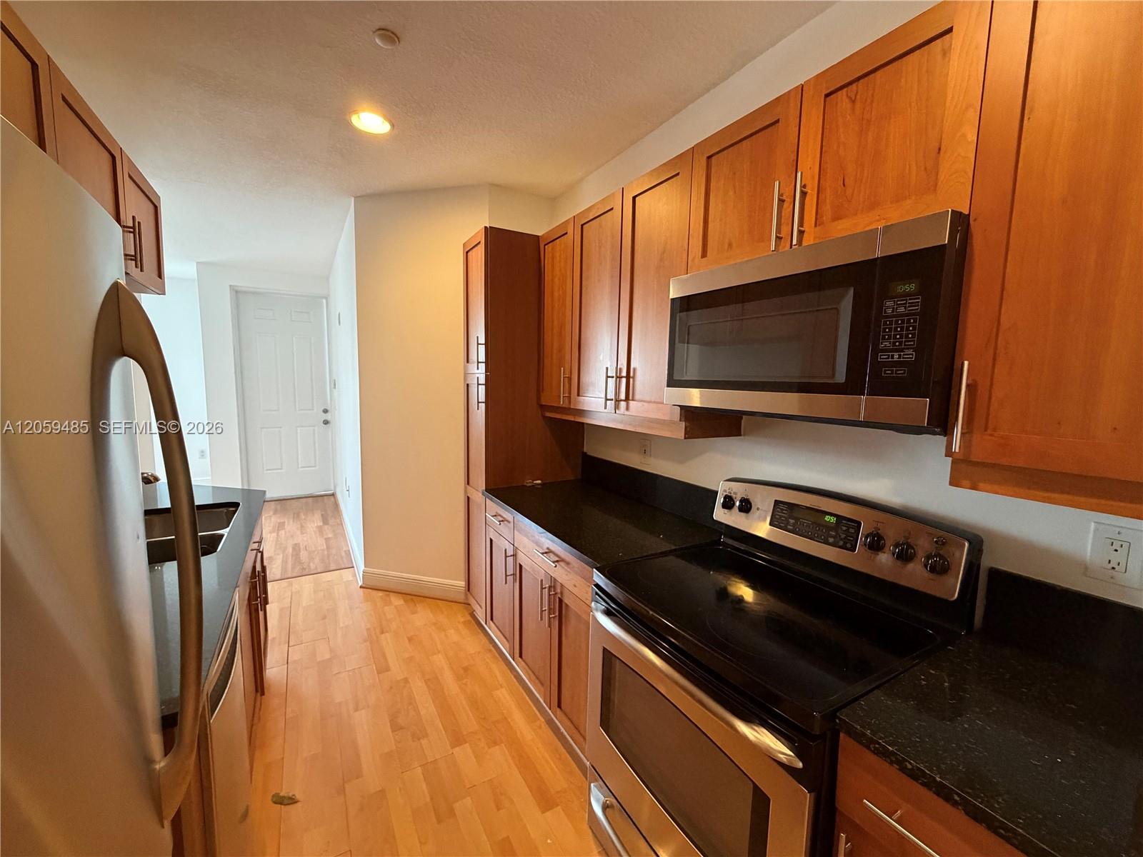 A12059485 Property Photo 23