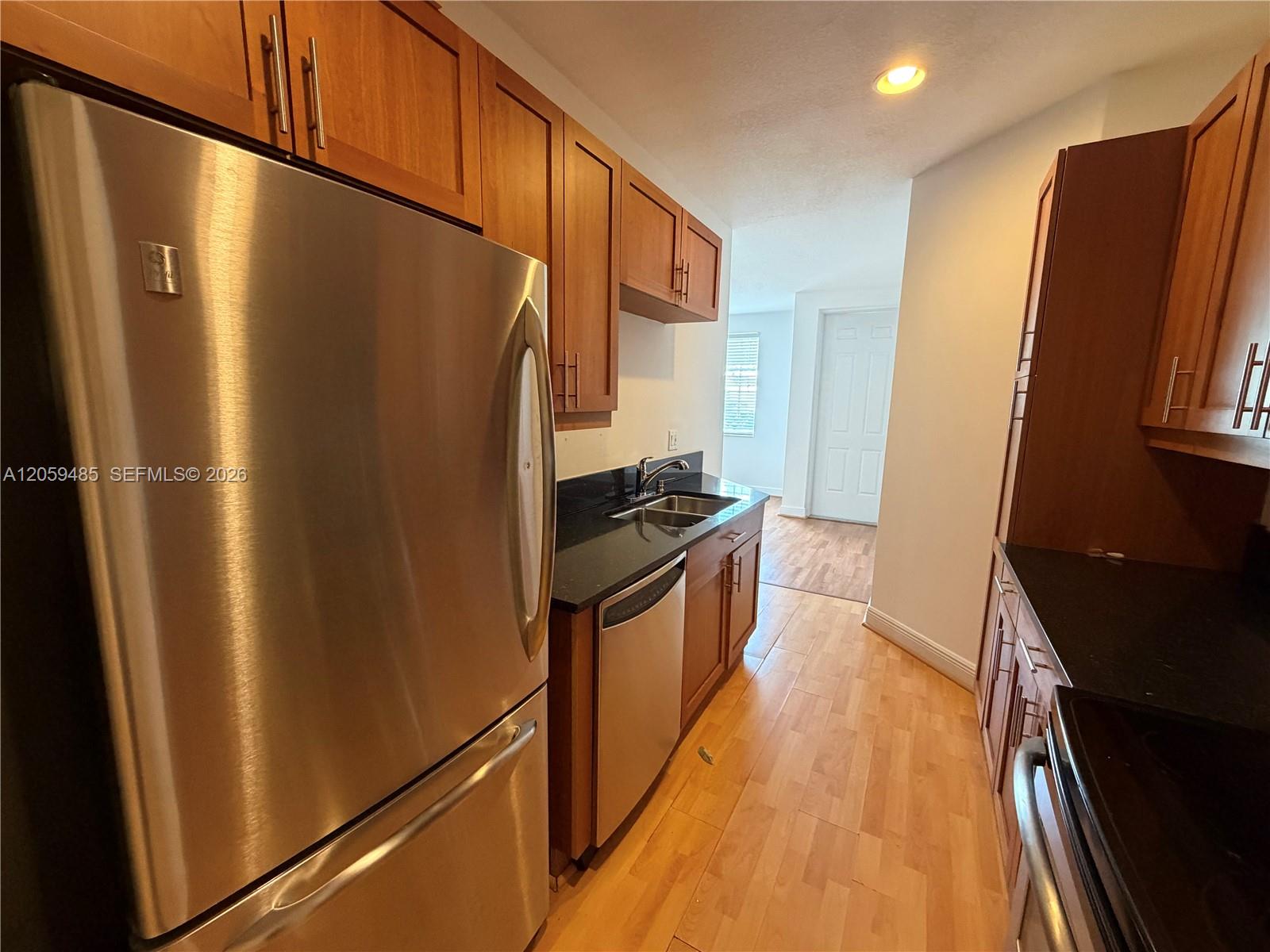 A12059485 Property Photo 25