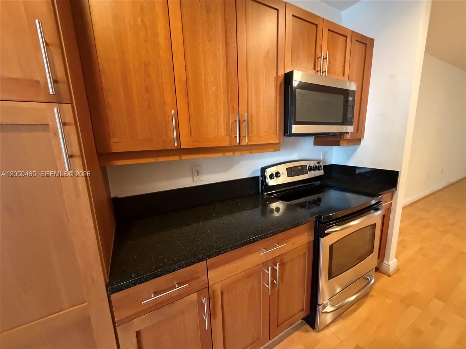 A12059485 Property Photo 27