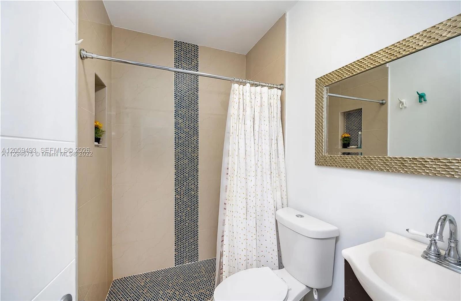 A12059493 Property Photo 16