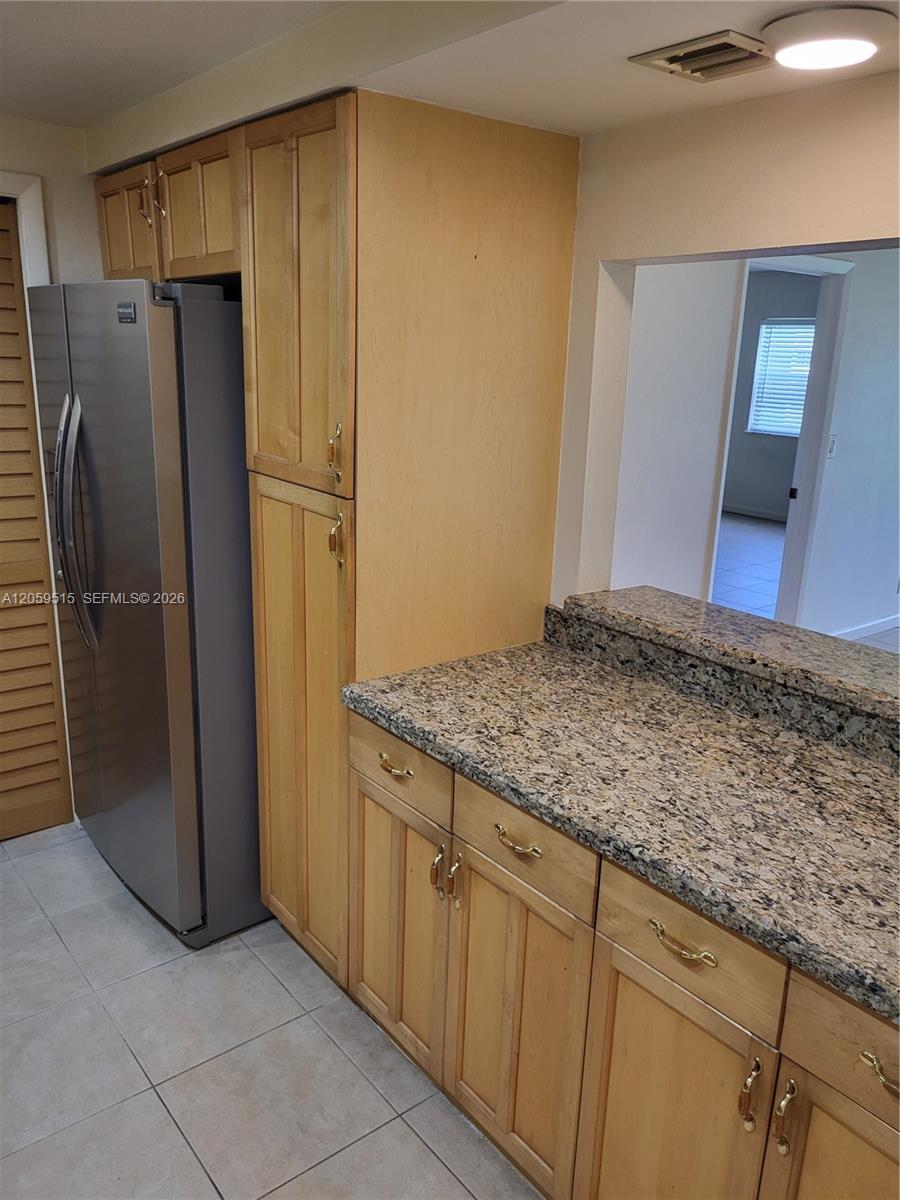 230 Lakeview Drive 207 Property Photo 4