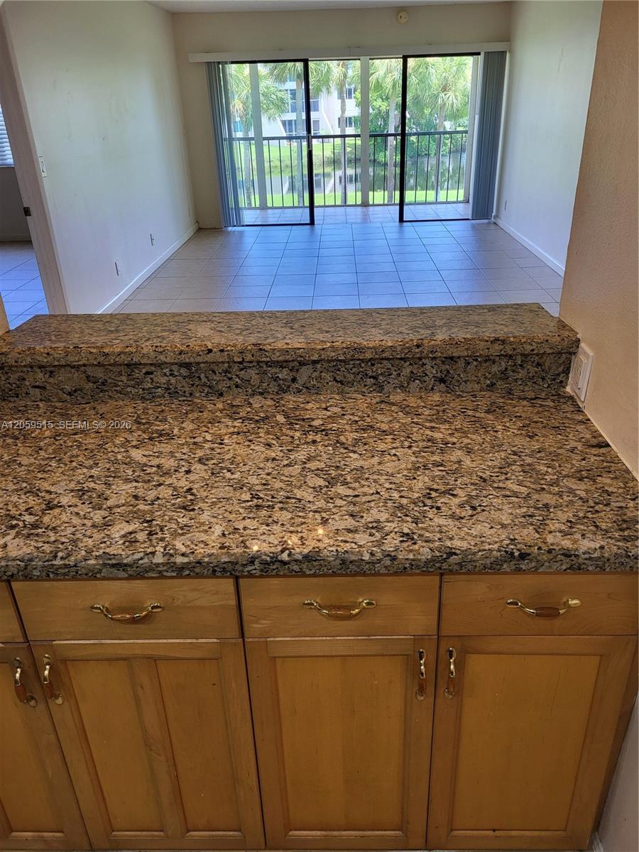 230 Lakeview Drive 207 Property Photo 5