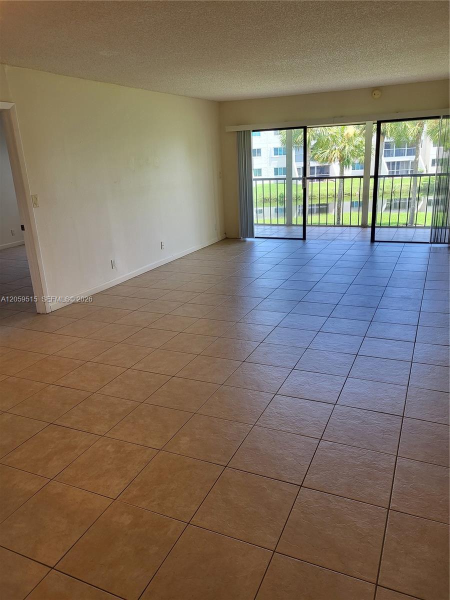 230 Lakeview Drive 207 Property Photo 6