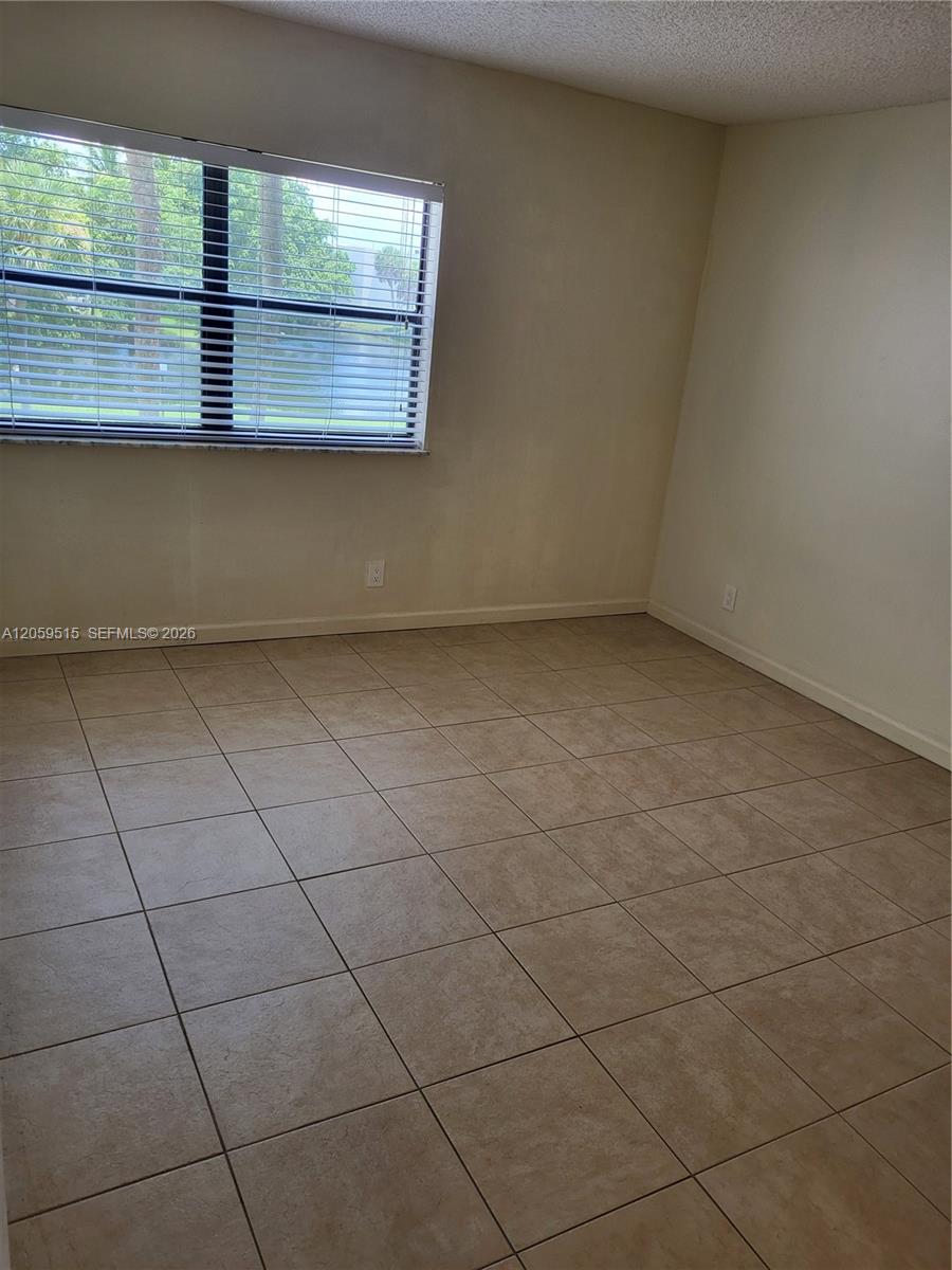 230 Lakeview Drive 207 Property Photo 7