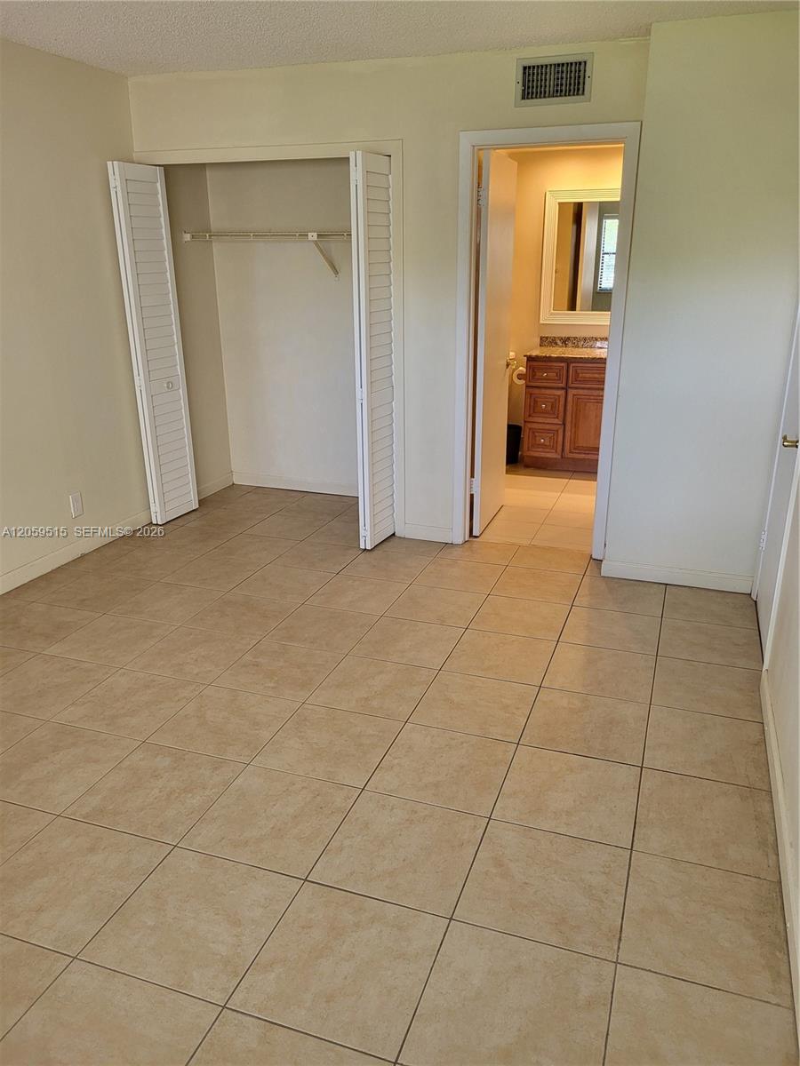 230 Lakeview Drive 207 Property Photo 8