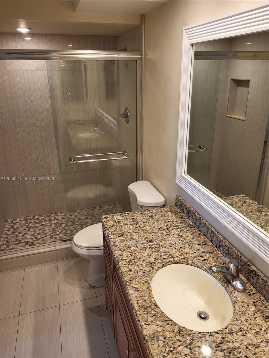 230 Lakeview Drive 207 Property Photo 9
