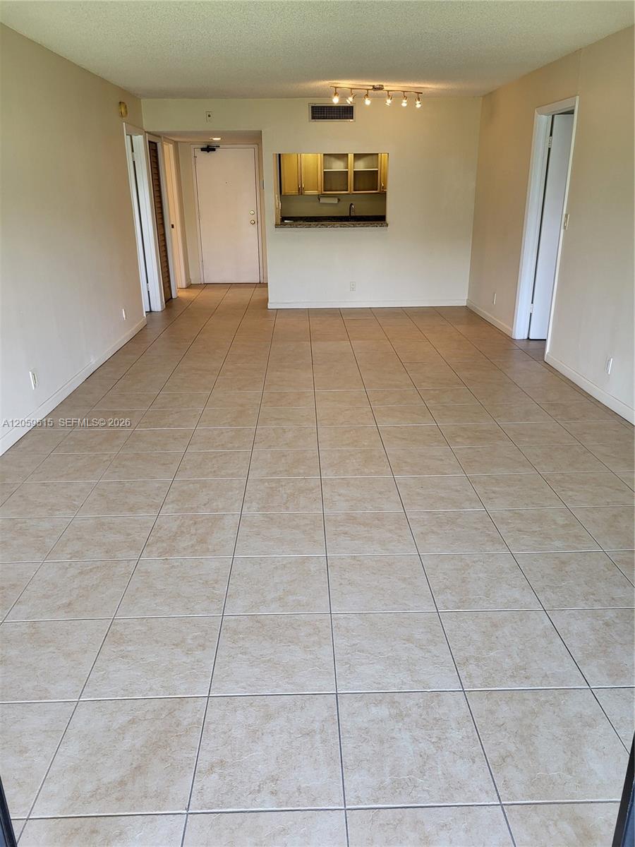 230 Lakeview Drive 207 Property Photo 10