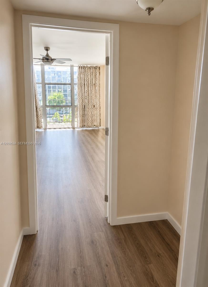 800 Parkview Drive 716 Property Photo 18