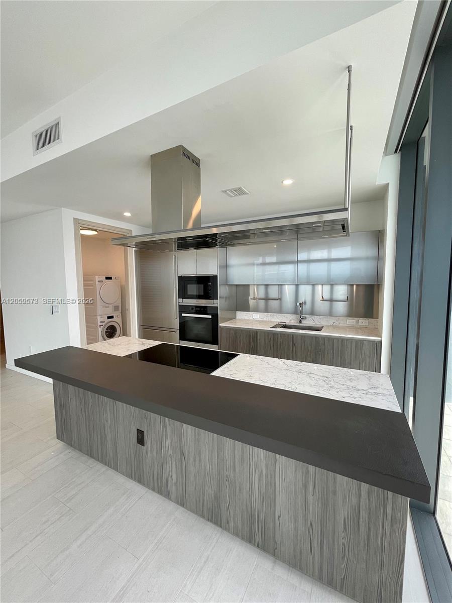 A12059573 Property Photo 11