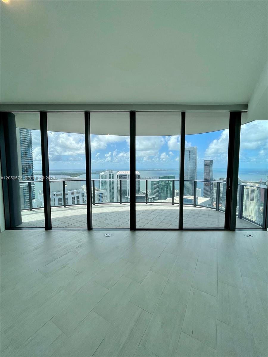 A12059573 Property Photo 12