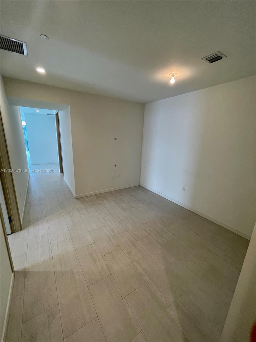 A12059573 Property Photo 18