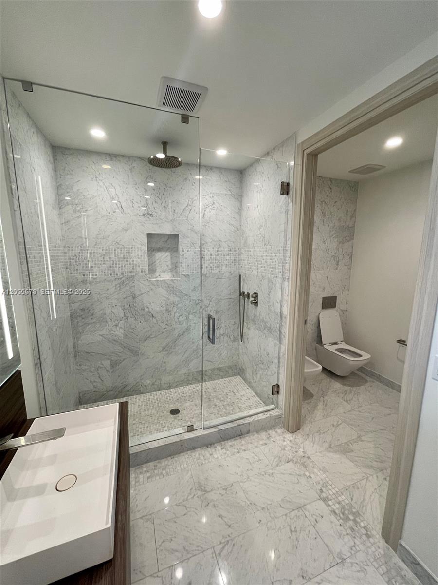 A12059573 Property Photo 22